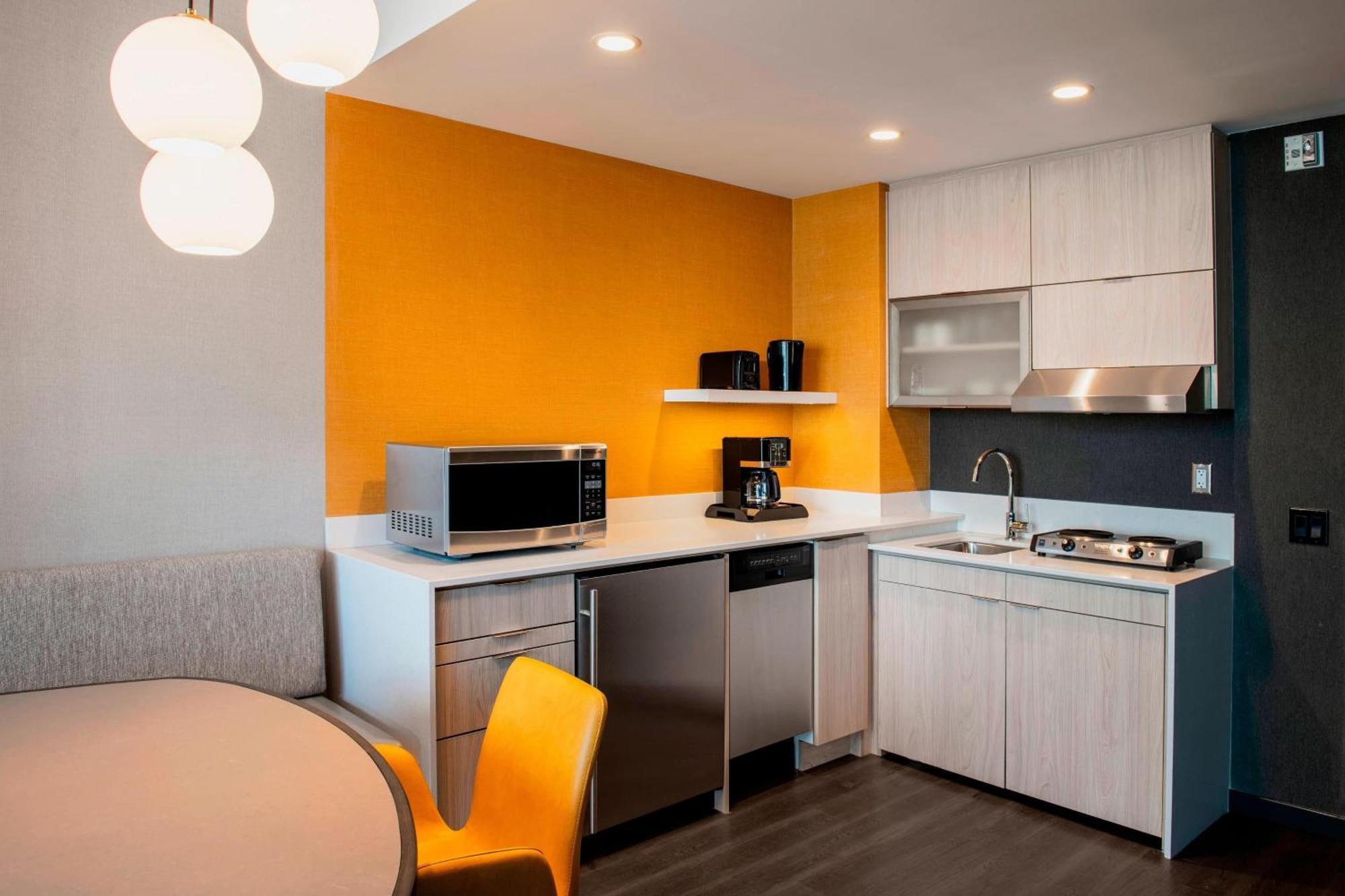 Residence Inn By Marriott Calgary Downtown/Beltline District Exterior foto